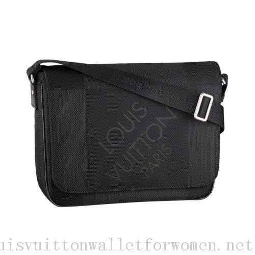 Fashion Louis Vuitton Bags Black Petit Messager M93618
